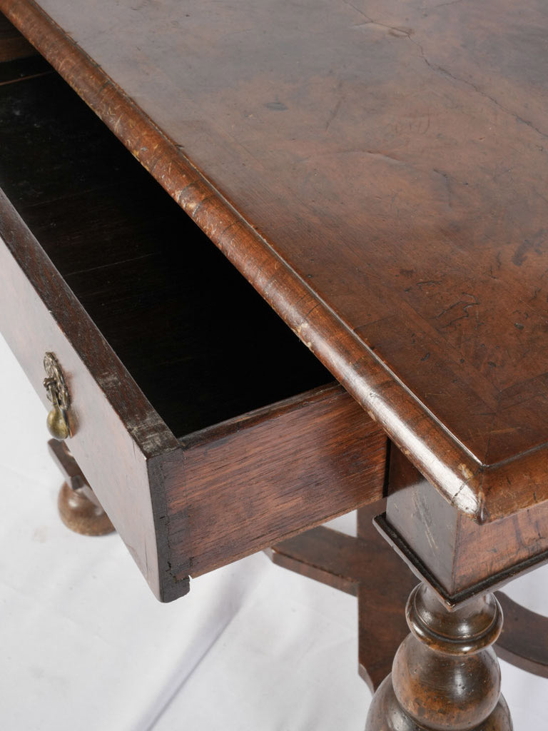 Graceful traditional Dutch design