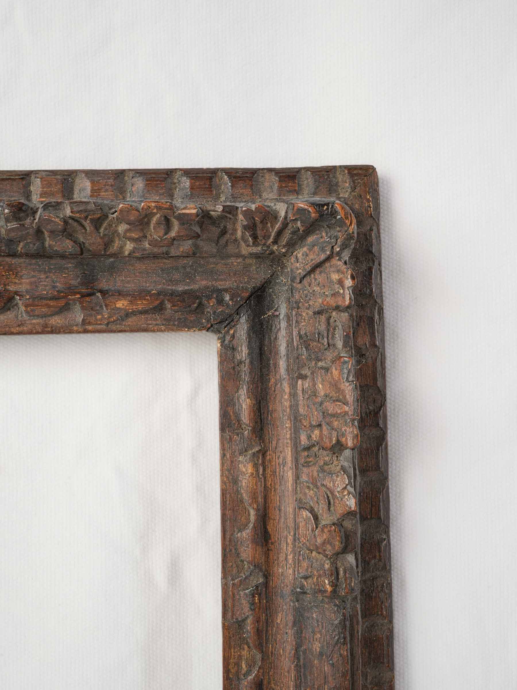 Small Louis XIV Hand-Carved Oak Frame, circa 1700 - 21¼" x 17"