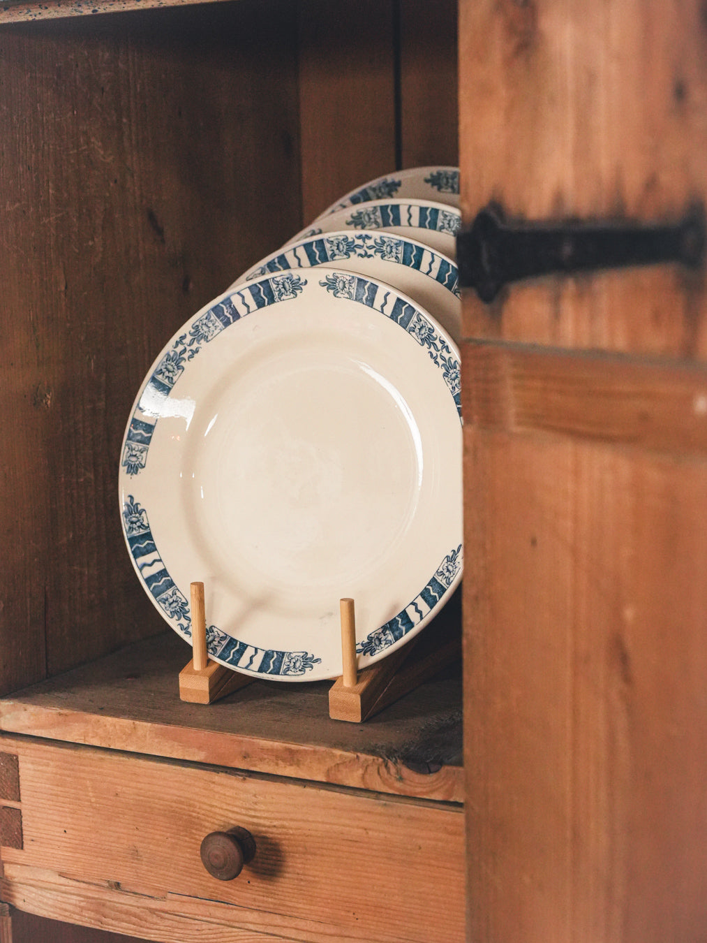 Elegant vintage Longchamp tableware