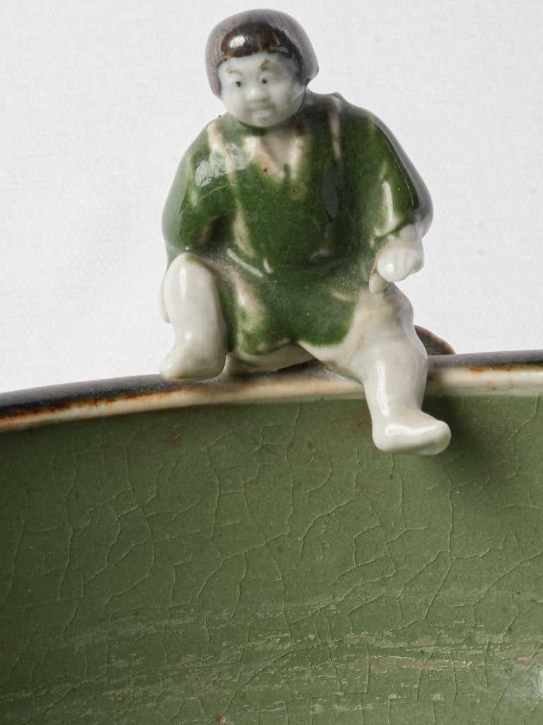 Expressive tactile relief decor bowl