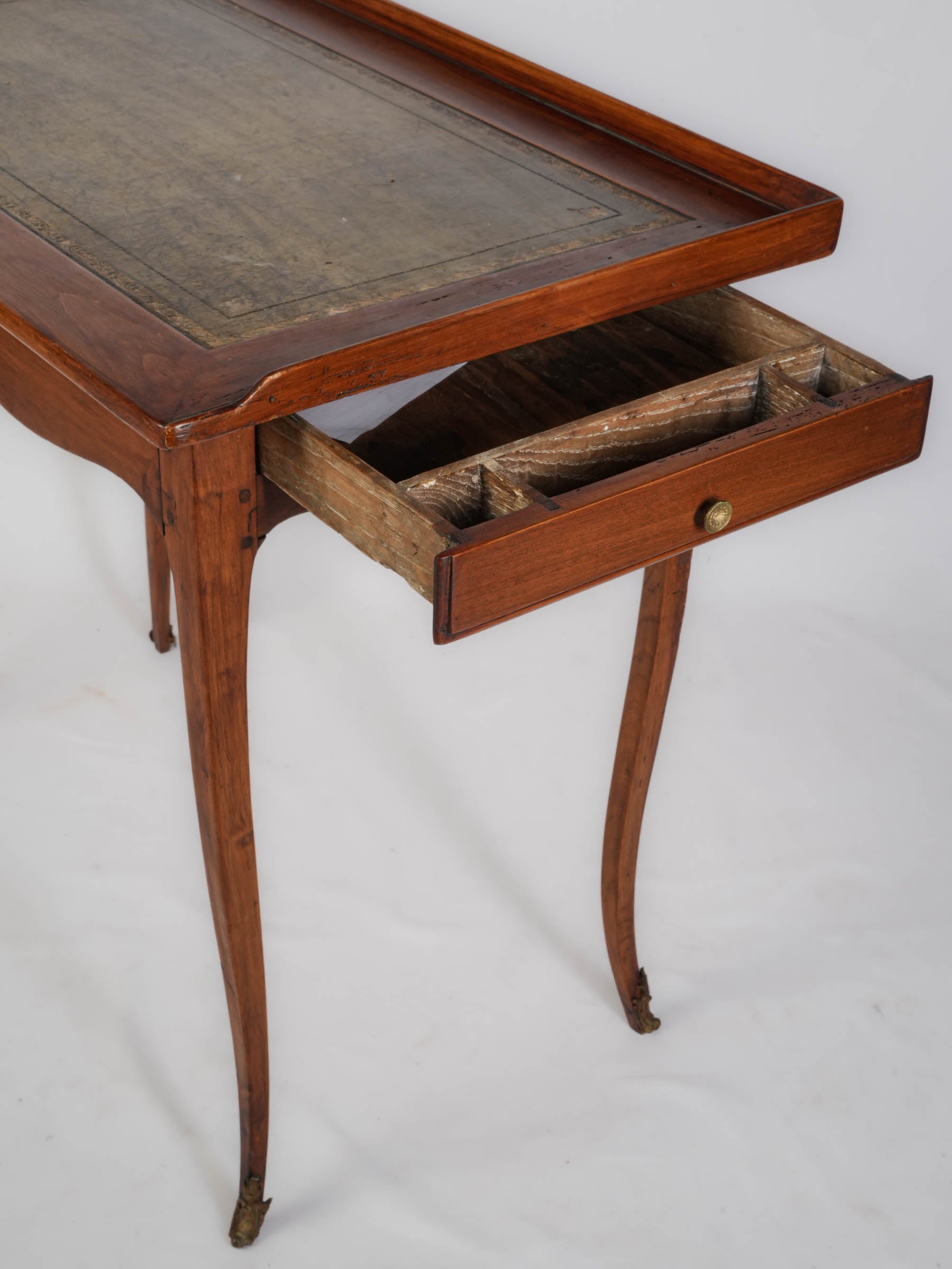 Sophisticated embossed gilded frieze desk