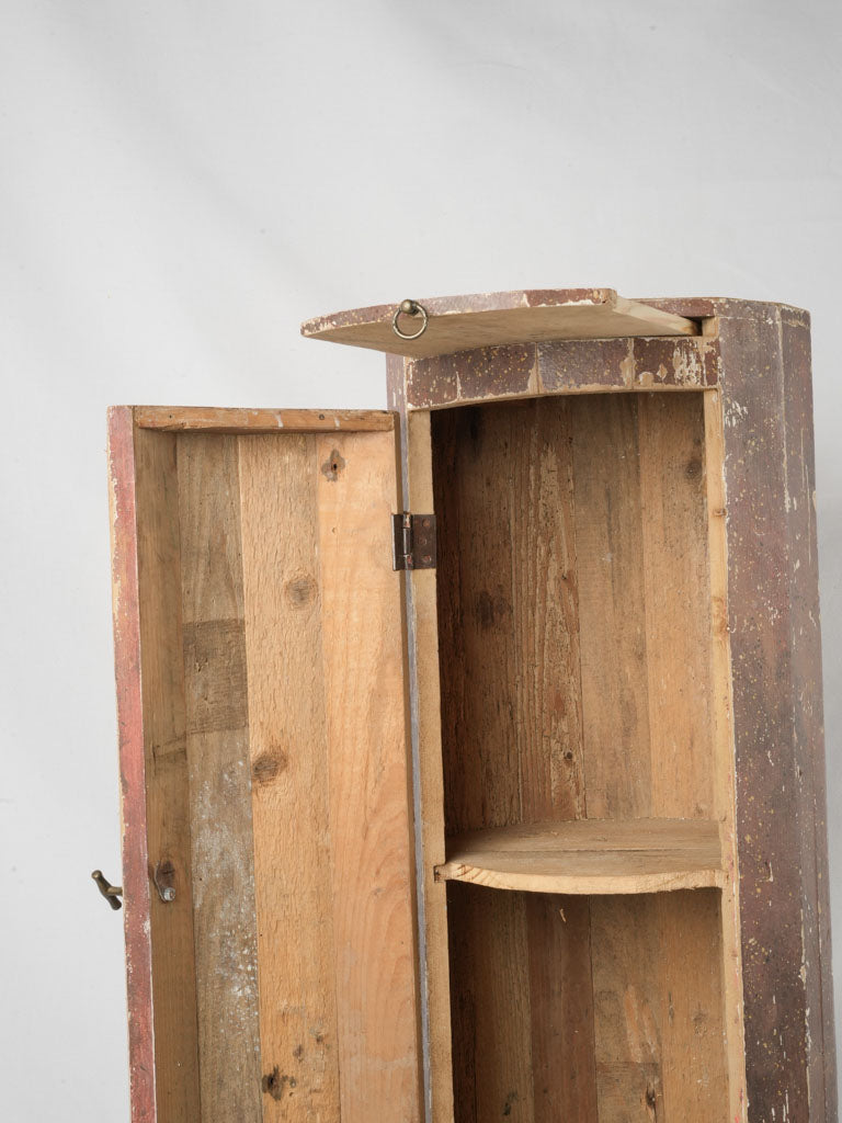 Traditional faceted somno storage pedestal