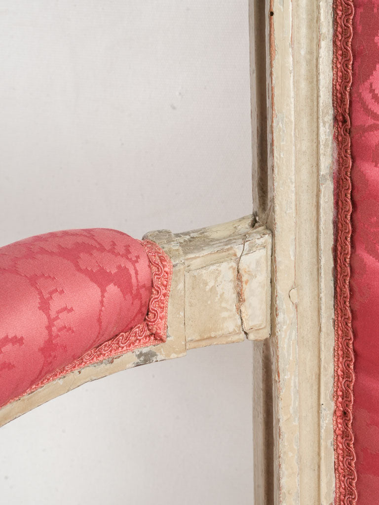 Distinctive neoclassical Provence seating