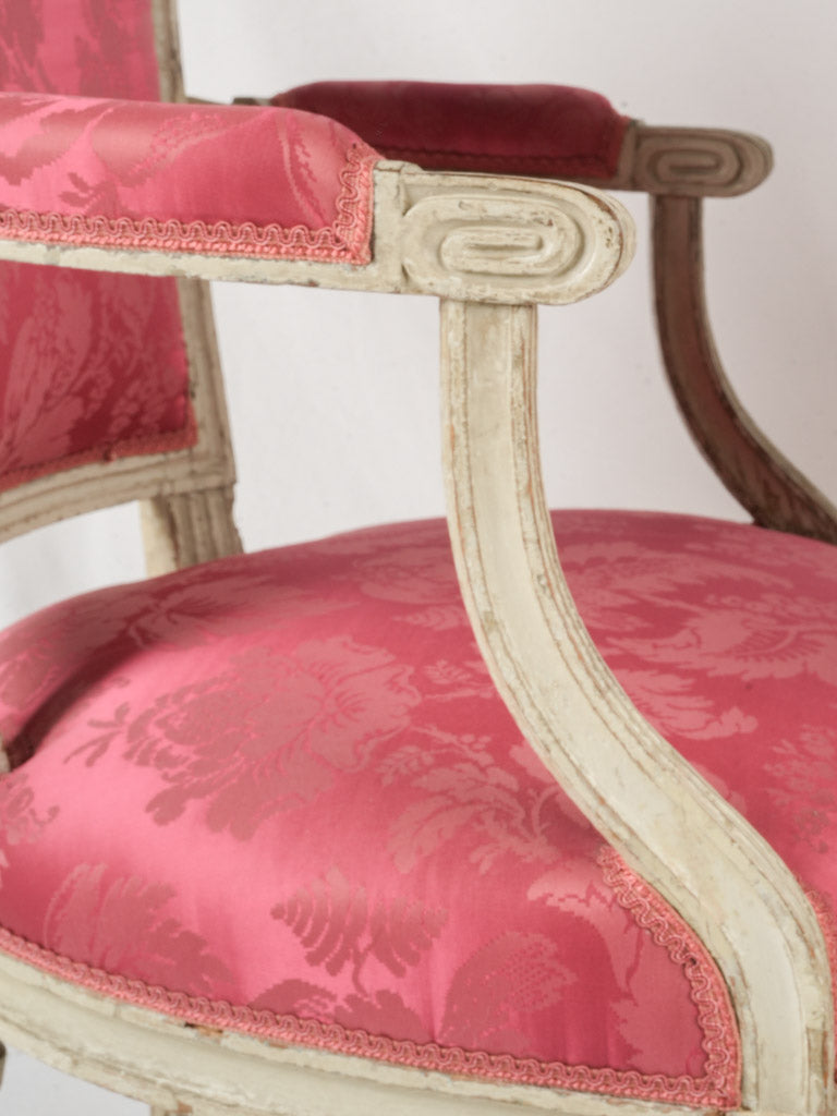 Aged limestone tone seating