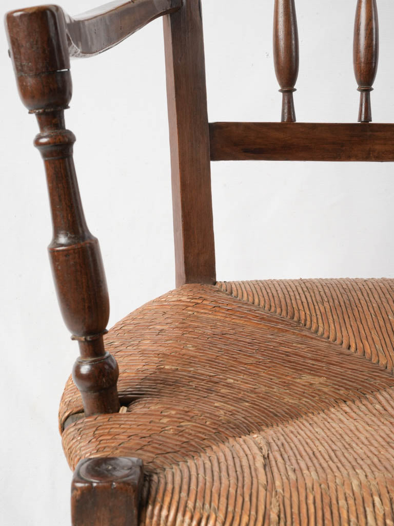 Textured woven rush seat