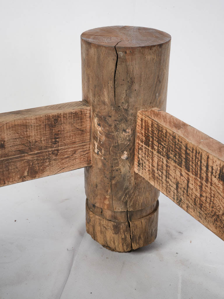 Pale fossil-like fragments table