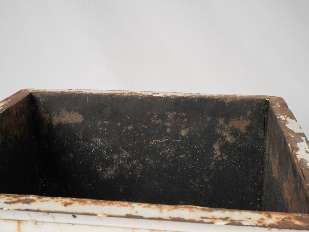Durable Vintage Iron Tree Planters