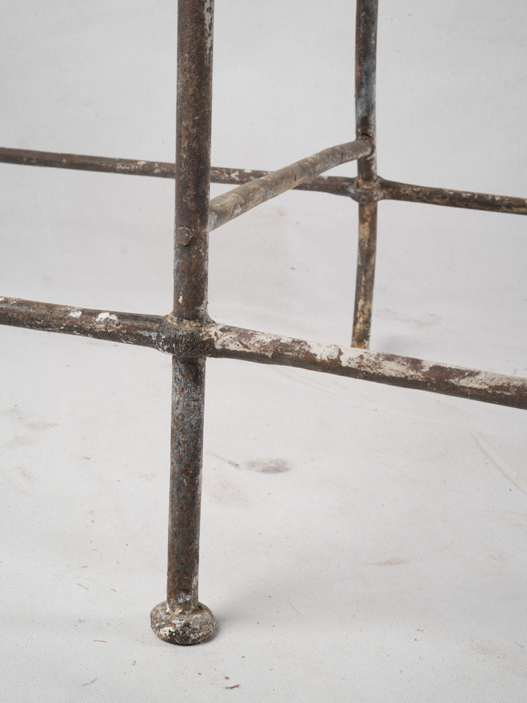 Intricate lattice seat bench