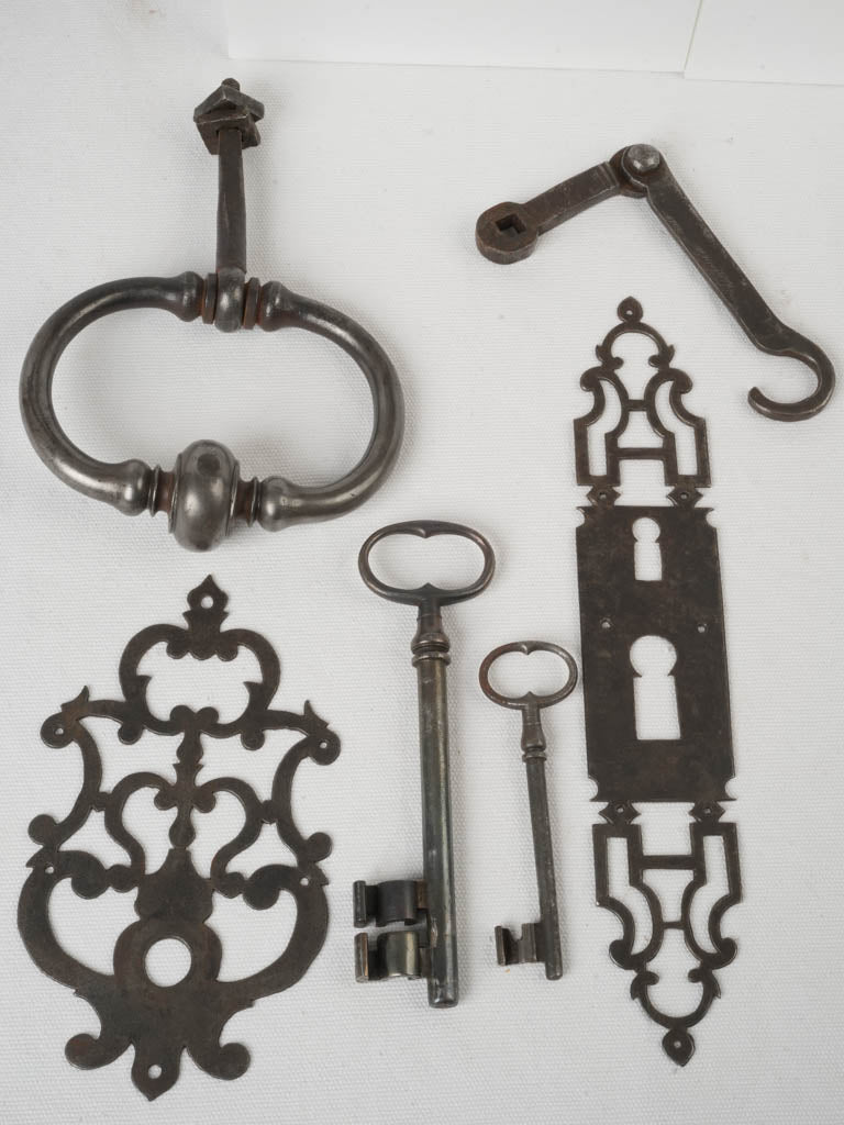 Robust rectangular mechanism lock