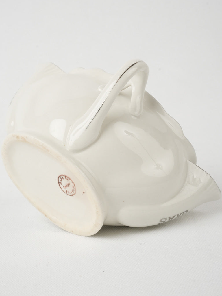 White porcelain 'maigre gras' sauce boat