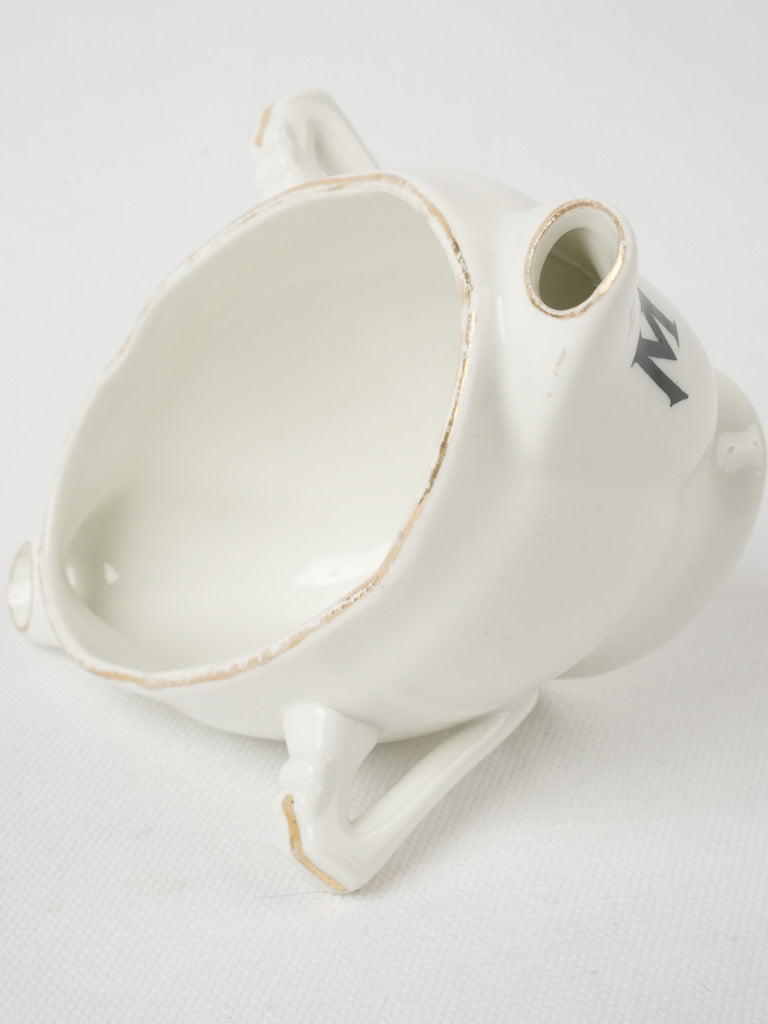 Exquisite 'maigre gras' porcelain sauce boat