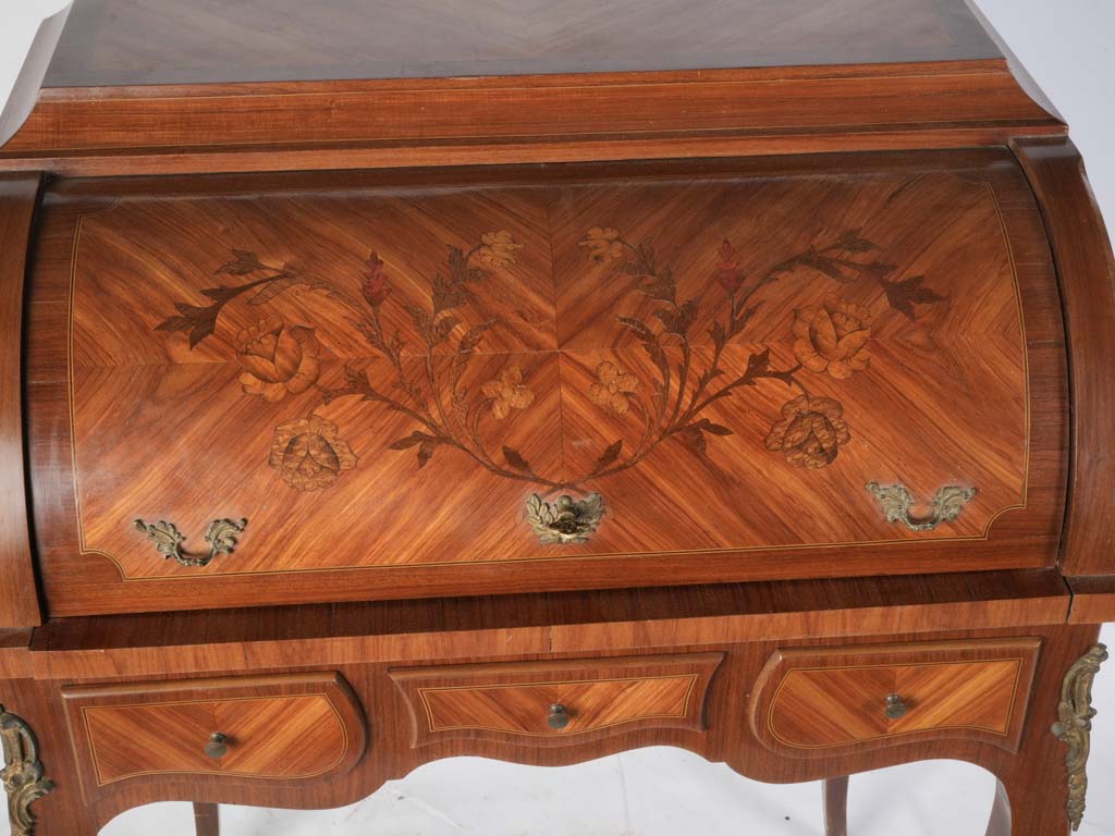 Classic French rocaille accent table