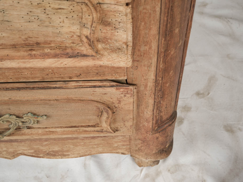 French walnut commode, Régence era antique piece