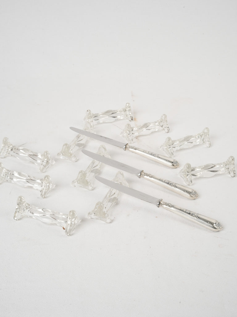 Sophisticated optical illusion knife rests