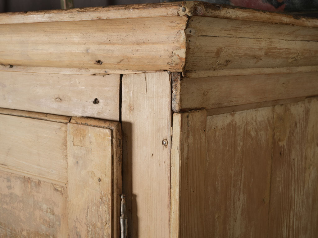 Classic utilitarian Alpine double-door wardrobe