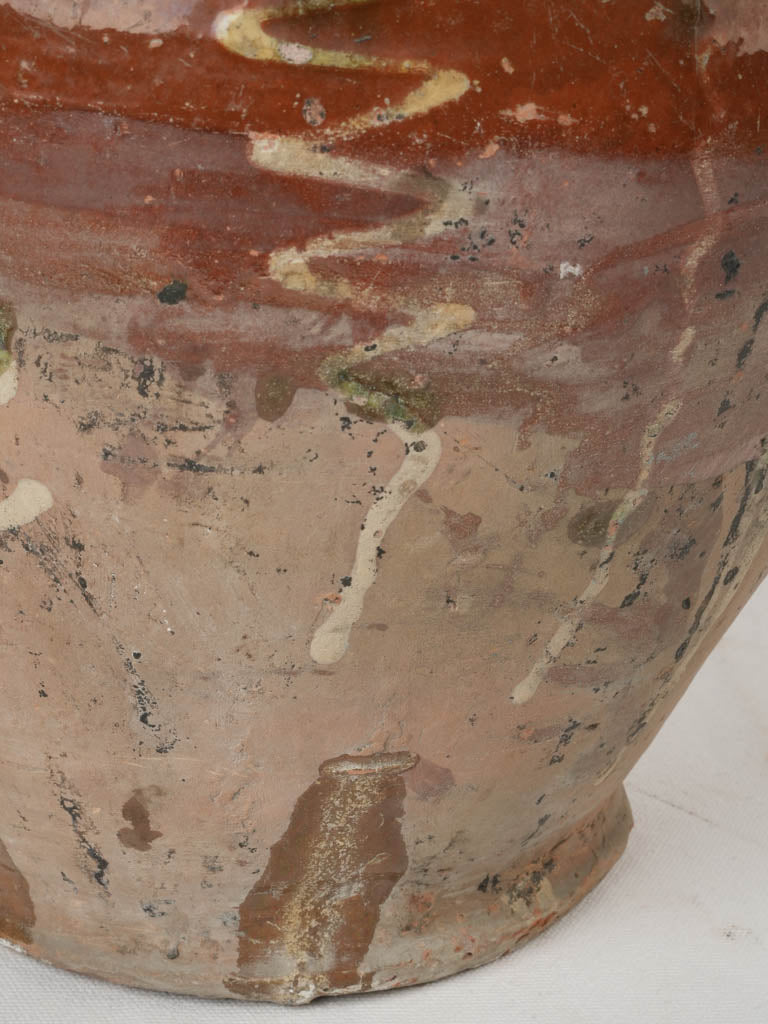 Robust round-shaped jug