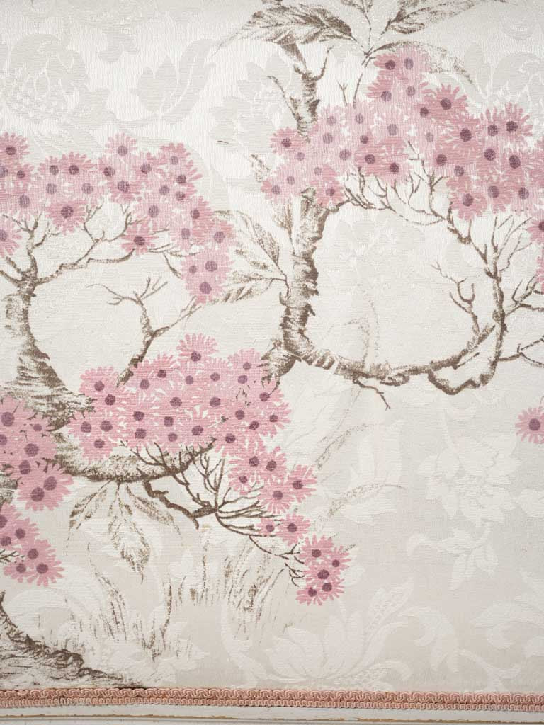 Charming fluted-leg French settee  