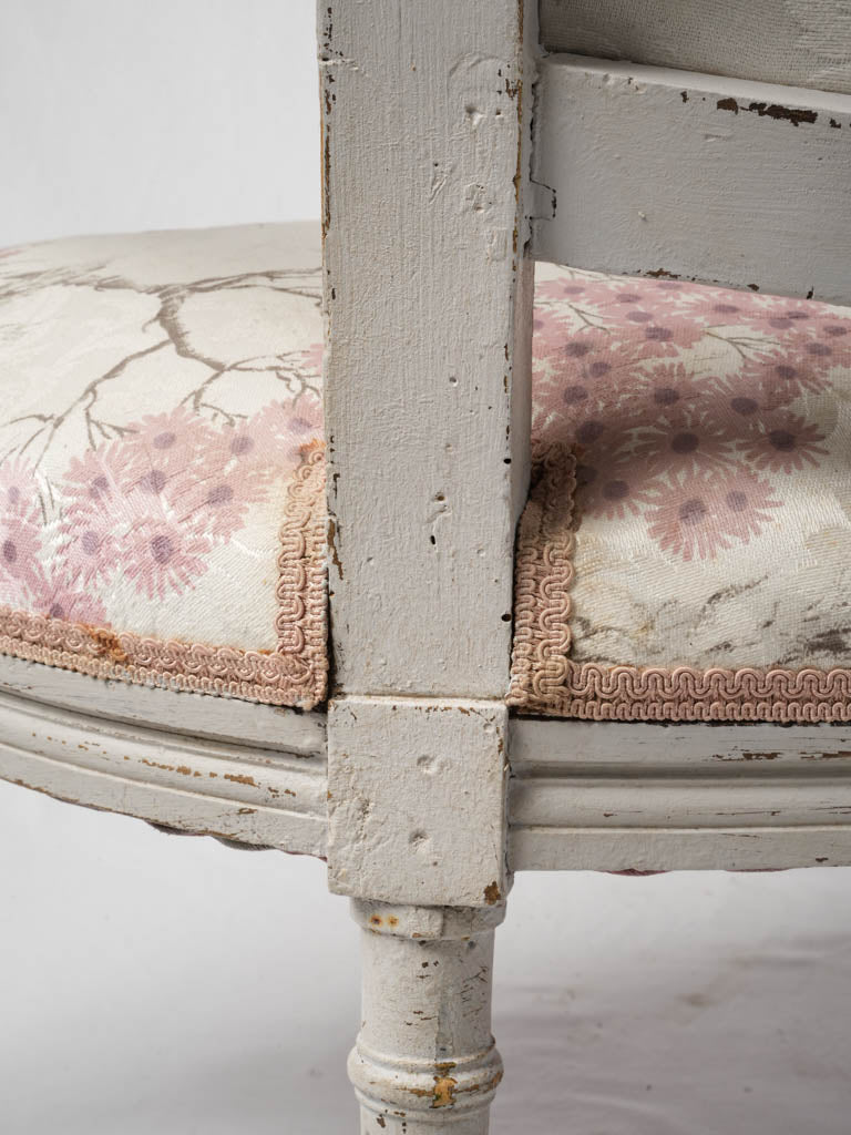 Refined craftsmanship Louis XVI settee  
