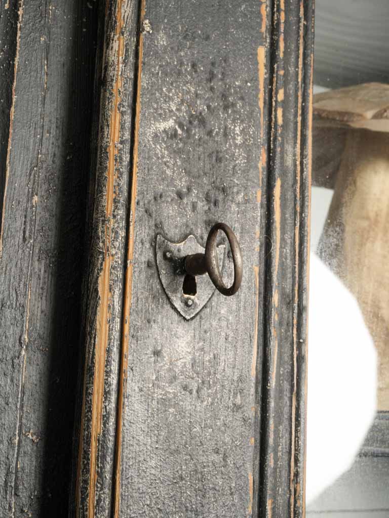 Charming country-style hutch bookcase