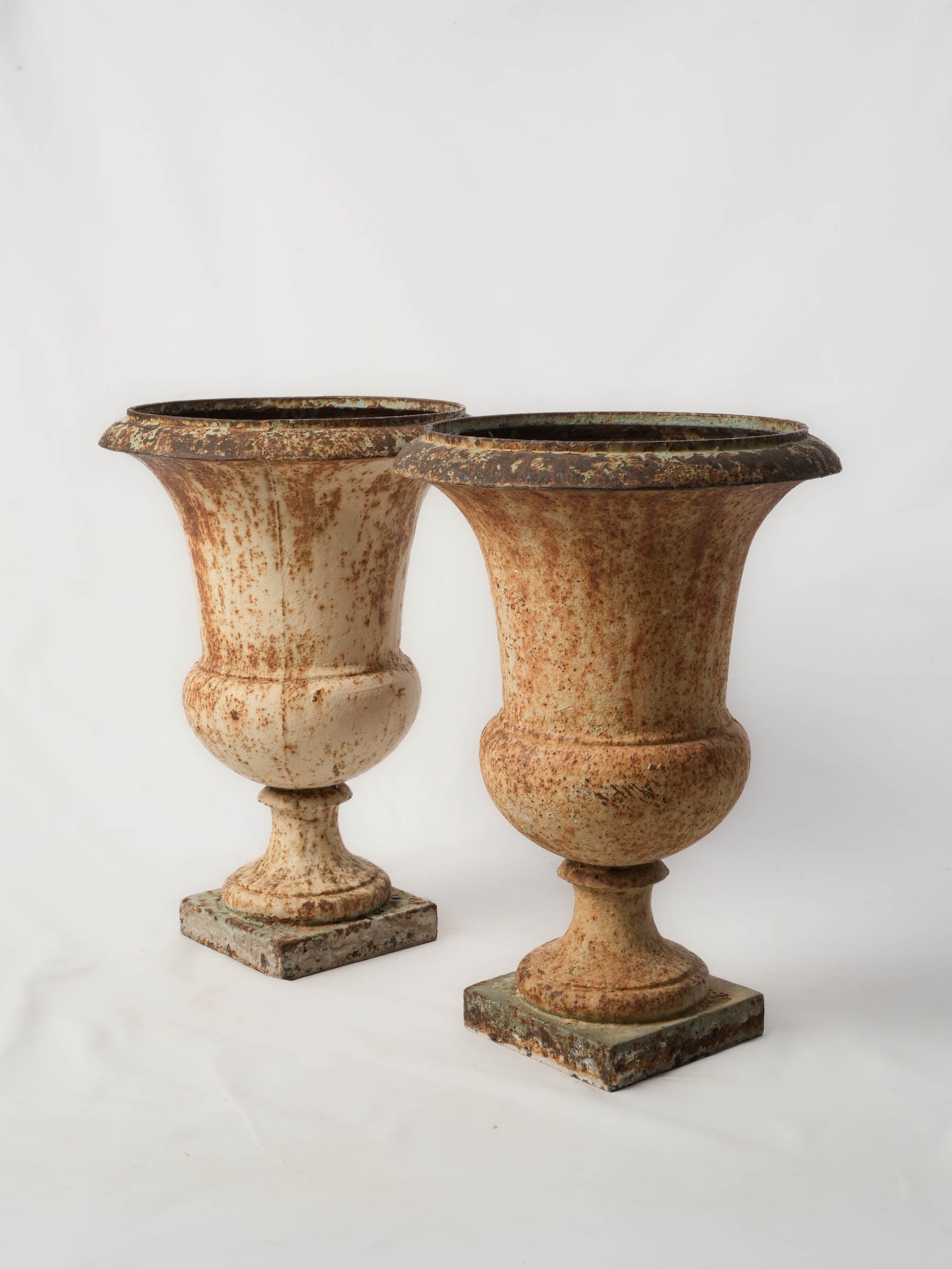 Pair of Neoclassical Cast Iron Medici Urns w/ Rich Oxidized Patina - 21¼" x 15"