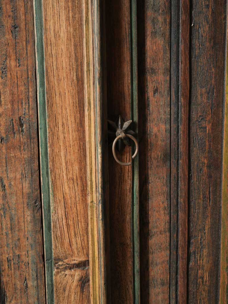 Detachable cornice cabinet