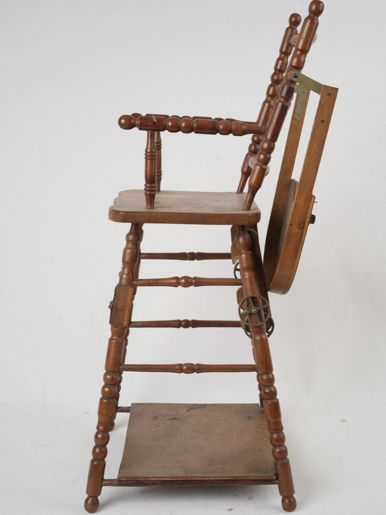 Vintage-inspired folding toy chair