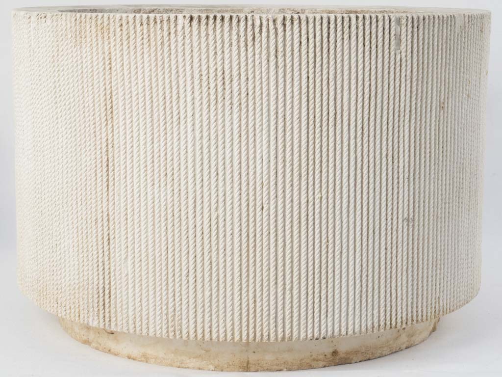 Pleasing Minimalist Neutral Aged Round Planters