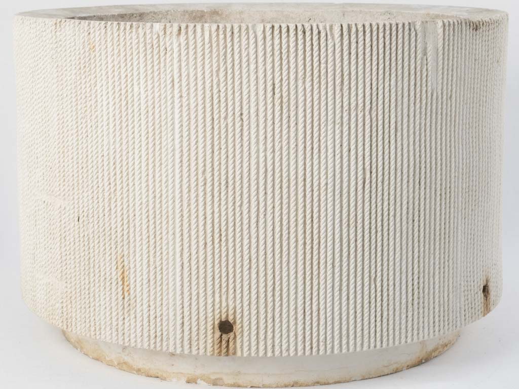 Functional Robust Mid-Century Round Planters