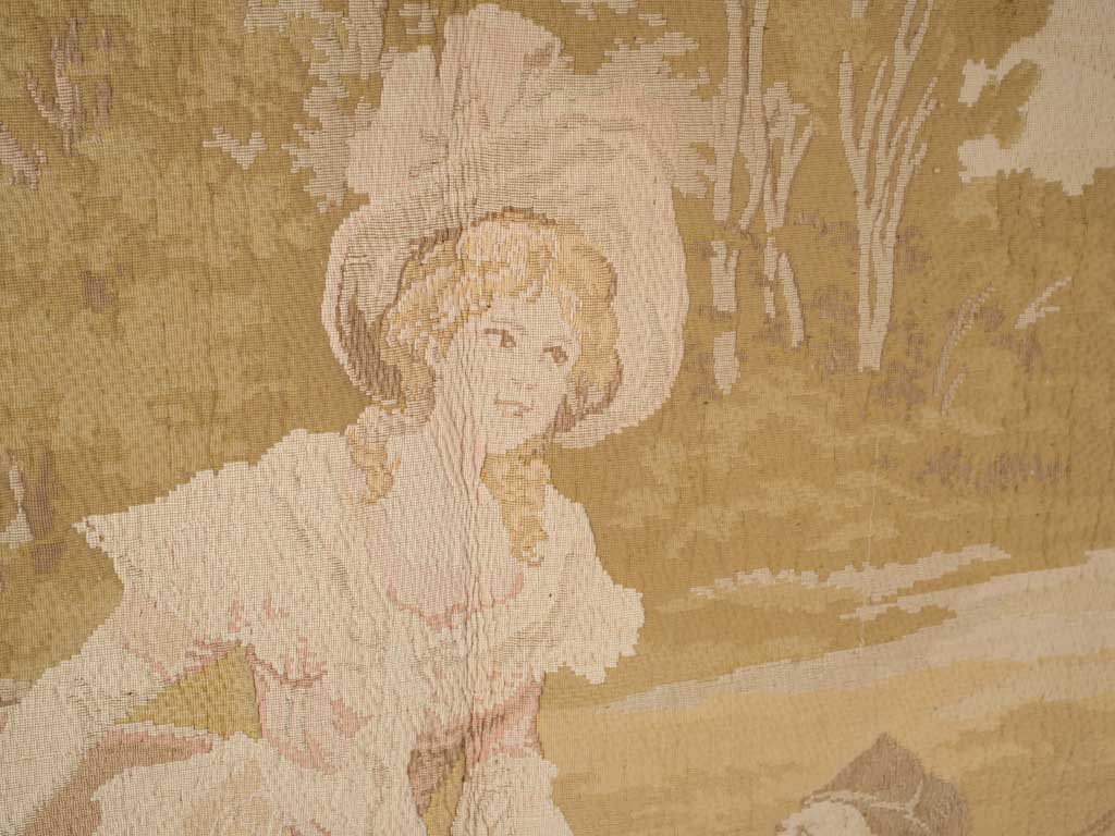 Harmonious colored large-format tapestry