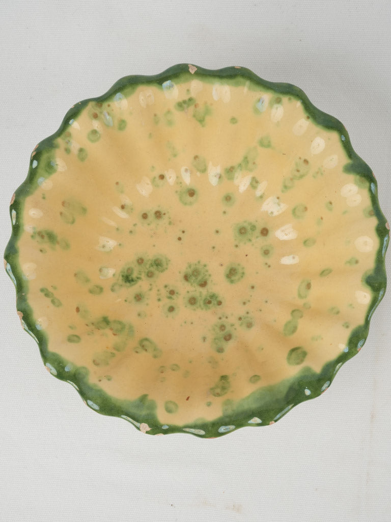 Classic rippled floral serving bowl
