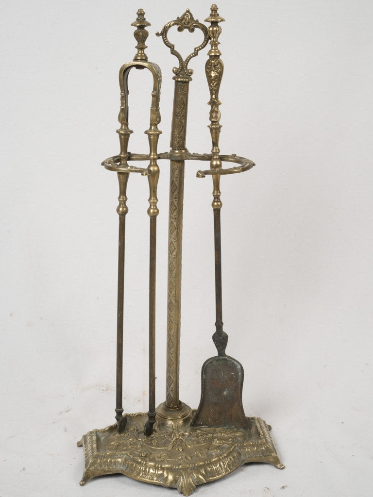 Elegant Rococo-style tool ensemble