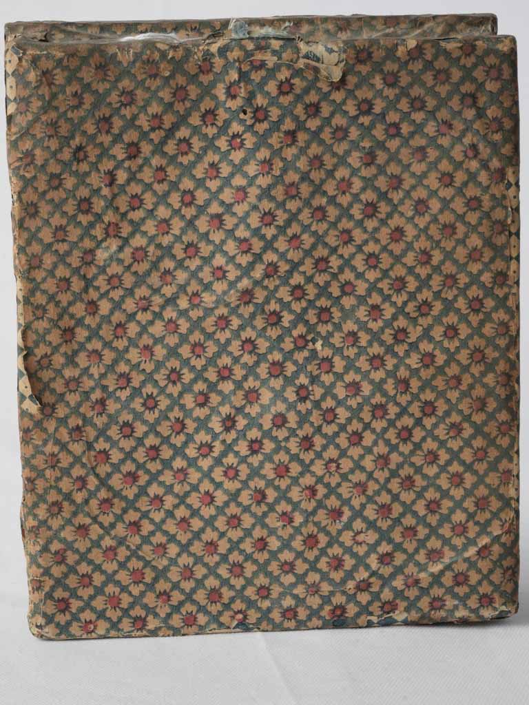 Delicate Devotional Tableau of the Virgin and Child From the Late 18th Century - 10¾"