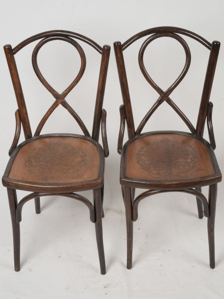 Intricate shell-motif seating