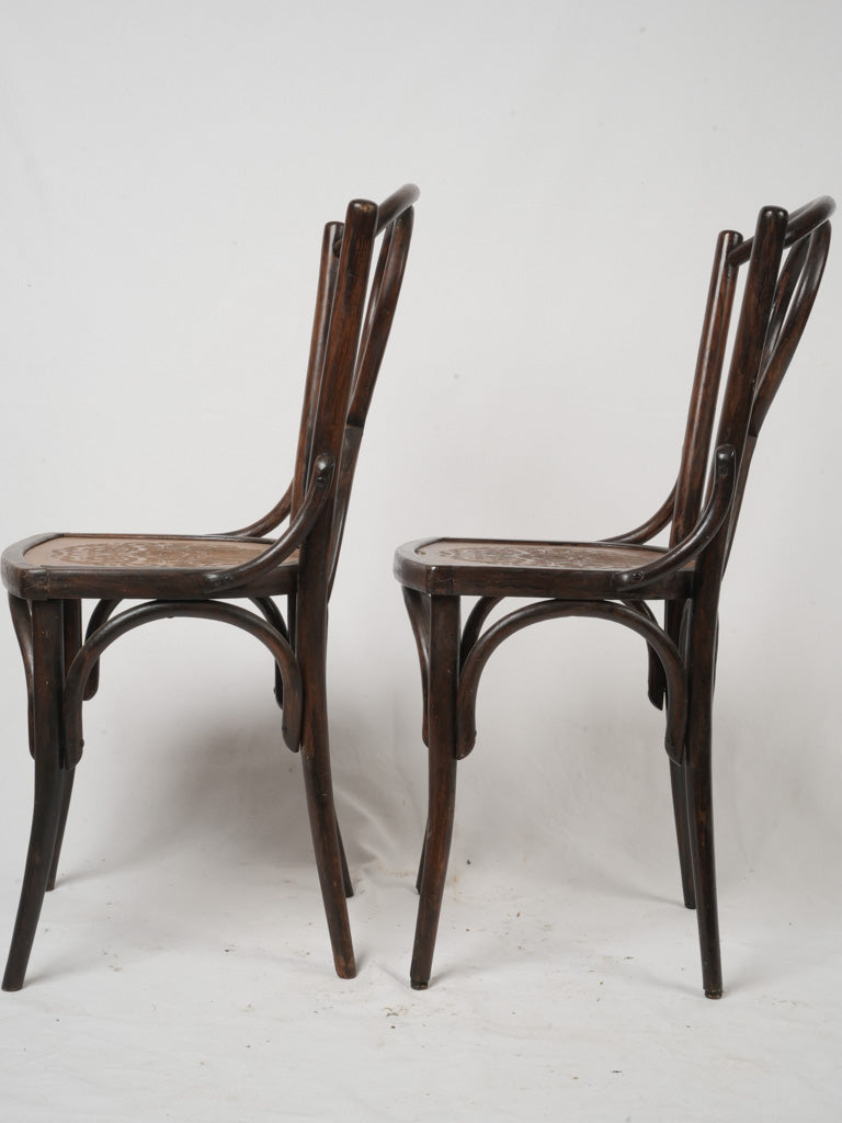 Lightweight durable dining chairs