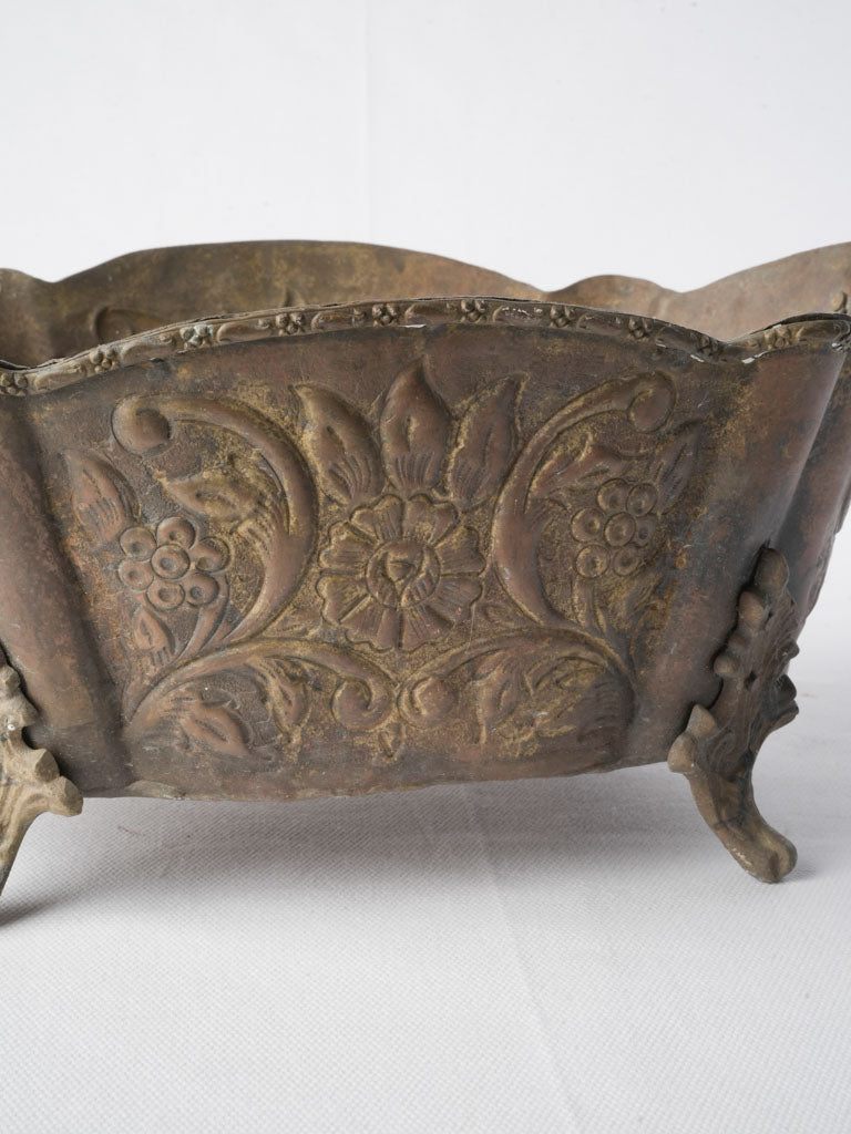 Scalloped rim French brass jardinière