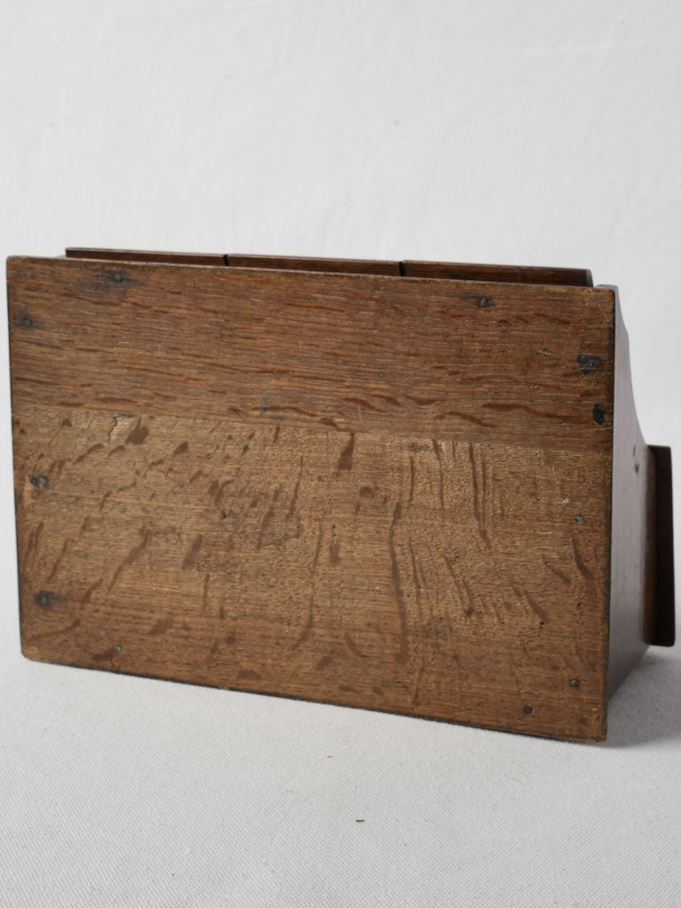 Distinctive curved-edge writing box