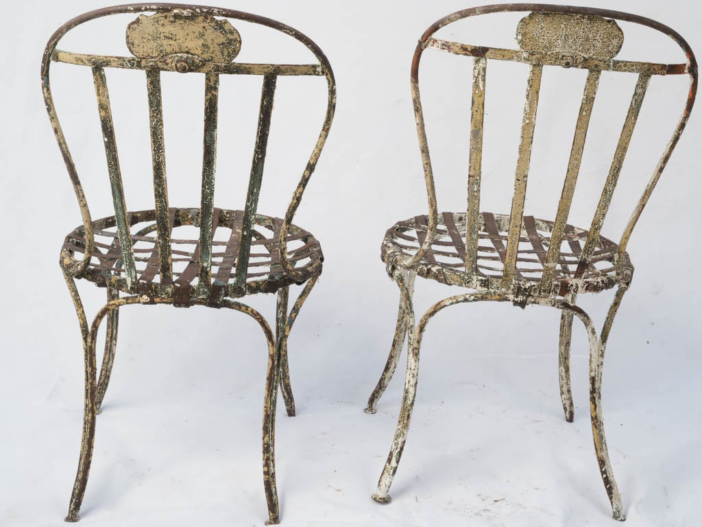 Elegant Carré Usine outdoor seating