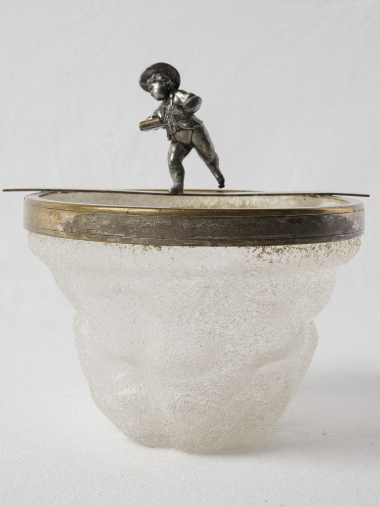 Frosted sculptural relief ice container