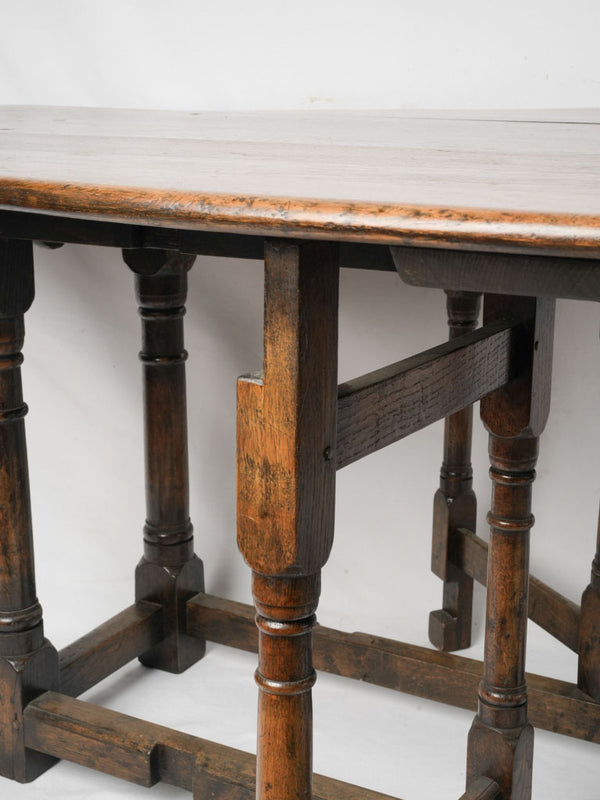 Antique Oval Gateleg Table in Walnut