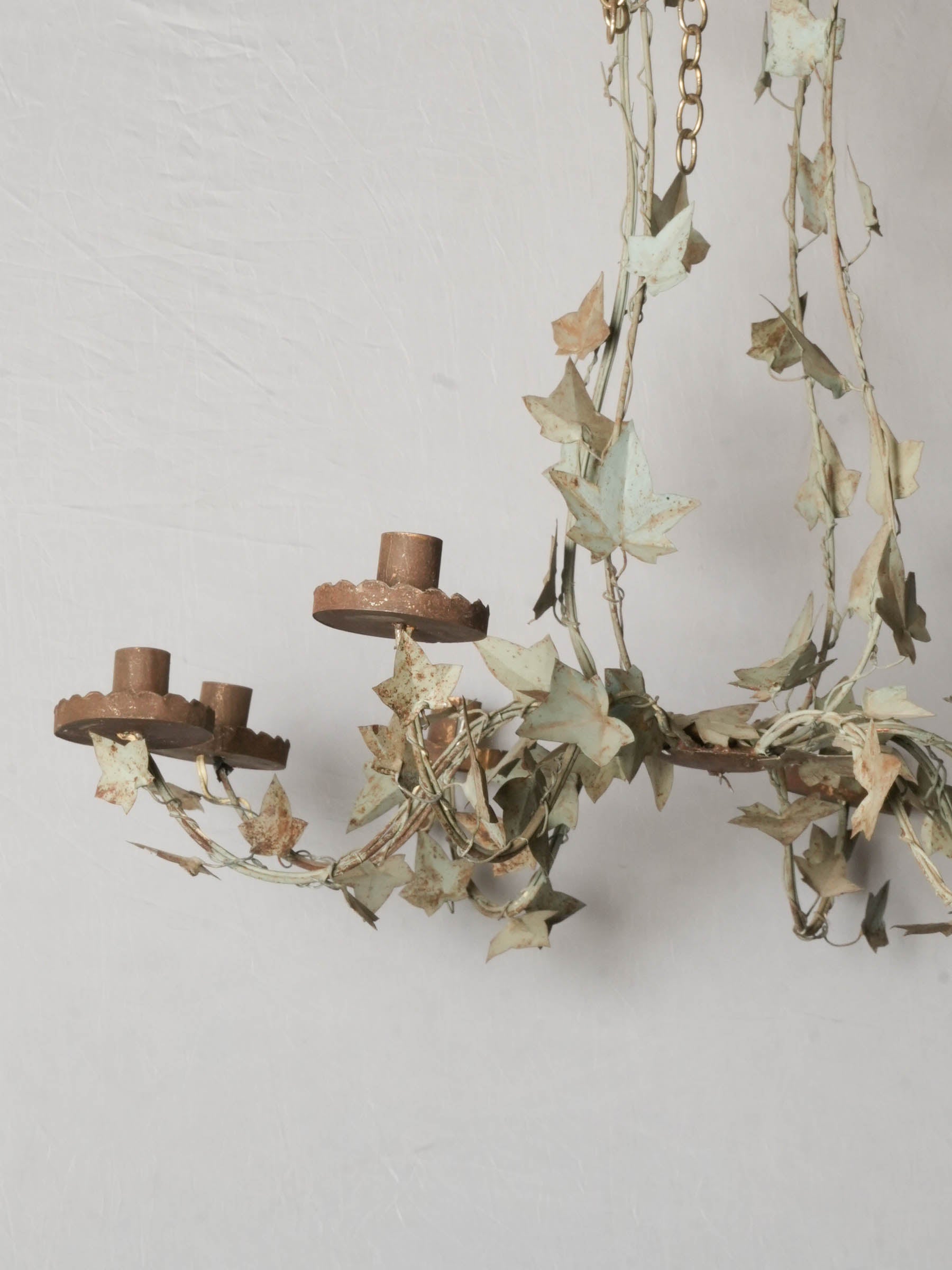 Italian Painted Tôle Eight-Light Ivy Chandelier, c. 1960 - 23¾" x 26"