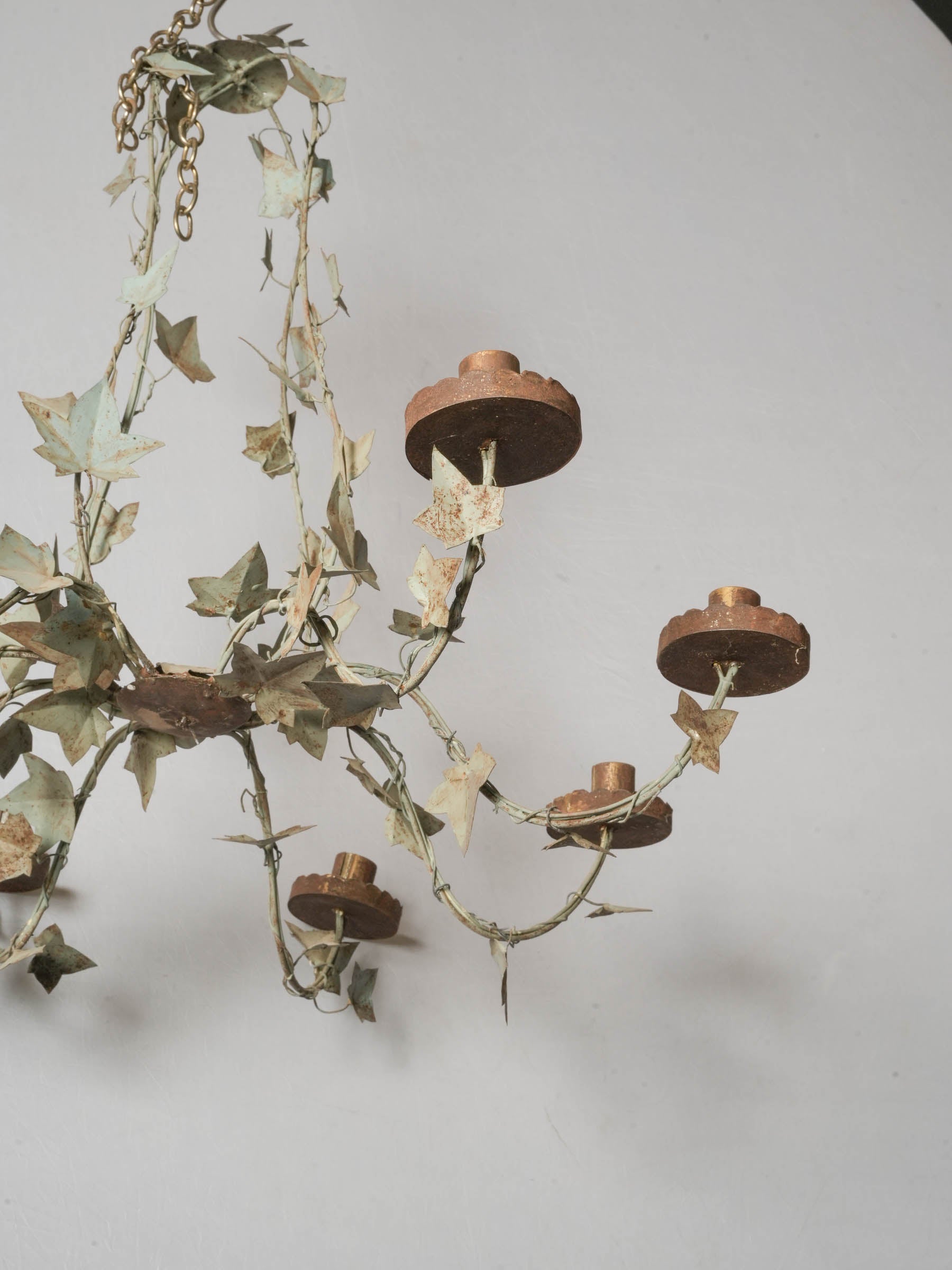 Italian Painted Tôle Eight-Light Ivy Chandelier, c. 1960 - 23¾" x 26"