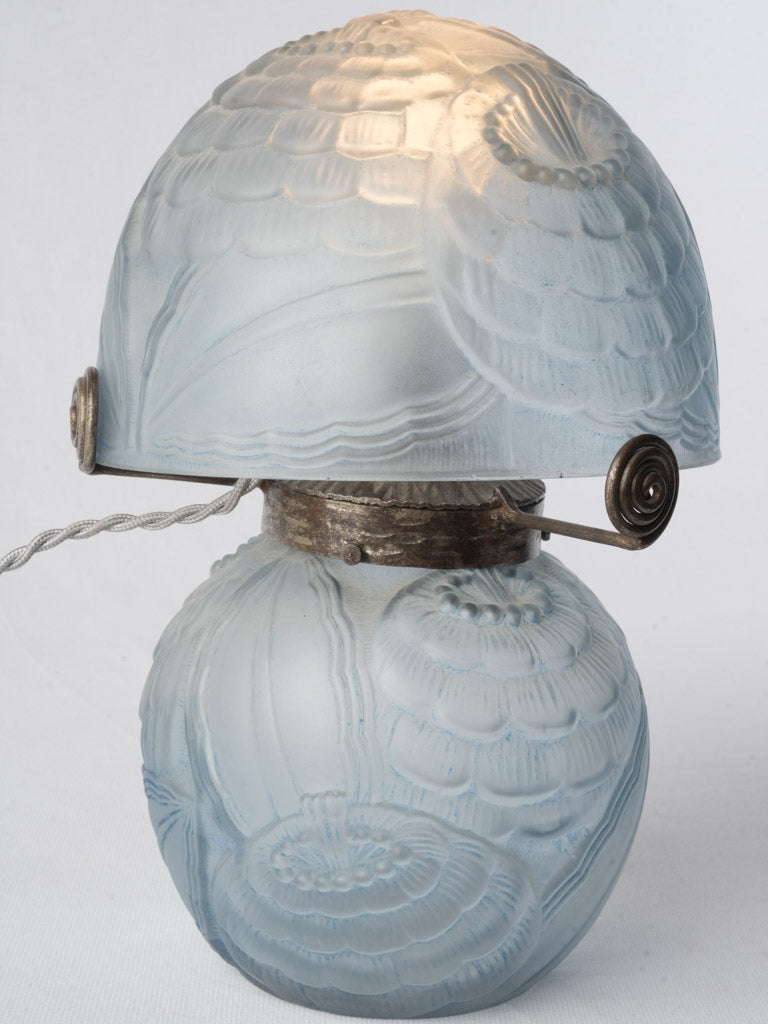 Sculptural botanical motif lighting