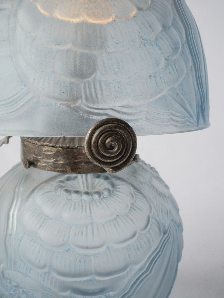 Harmonious concentric petal design