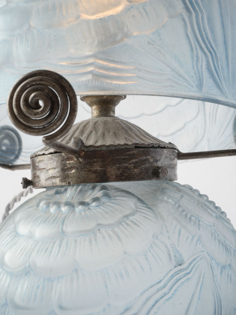 Atmospheric intimate glow lamp