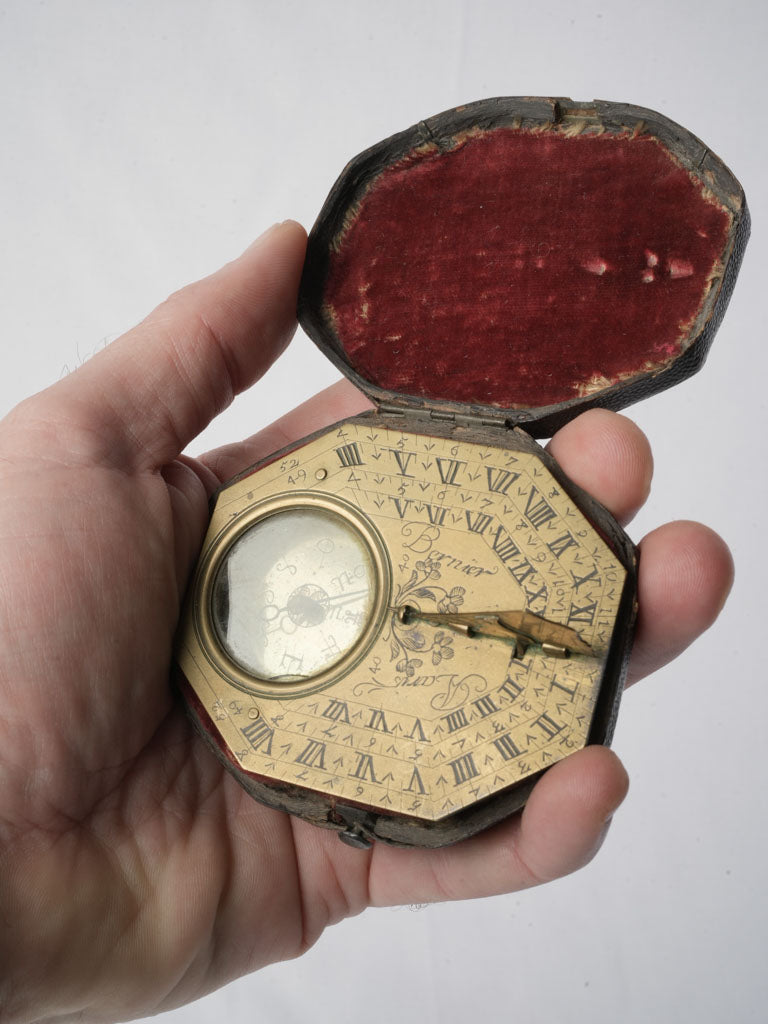 Elegant engraved octagonal sundial compass