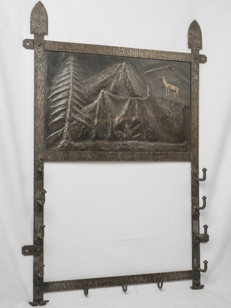 Elegant embossed rifle organizer