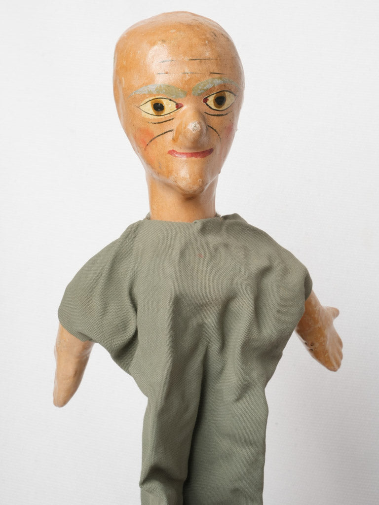 Vibrant costume antique Lyon puppets