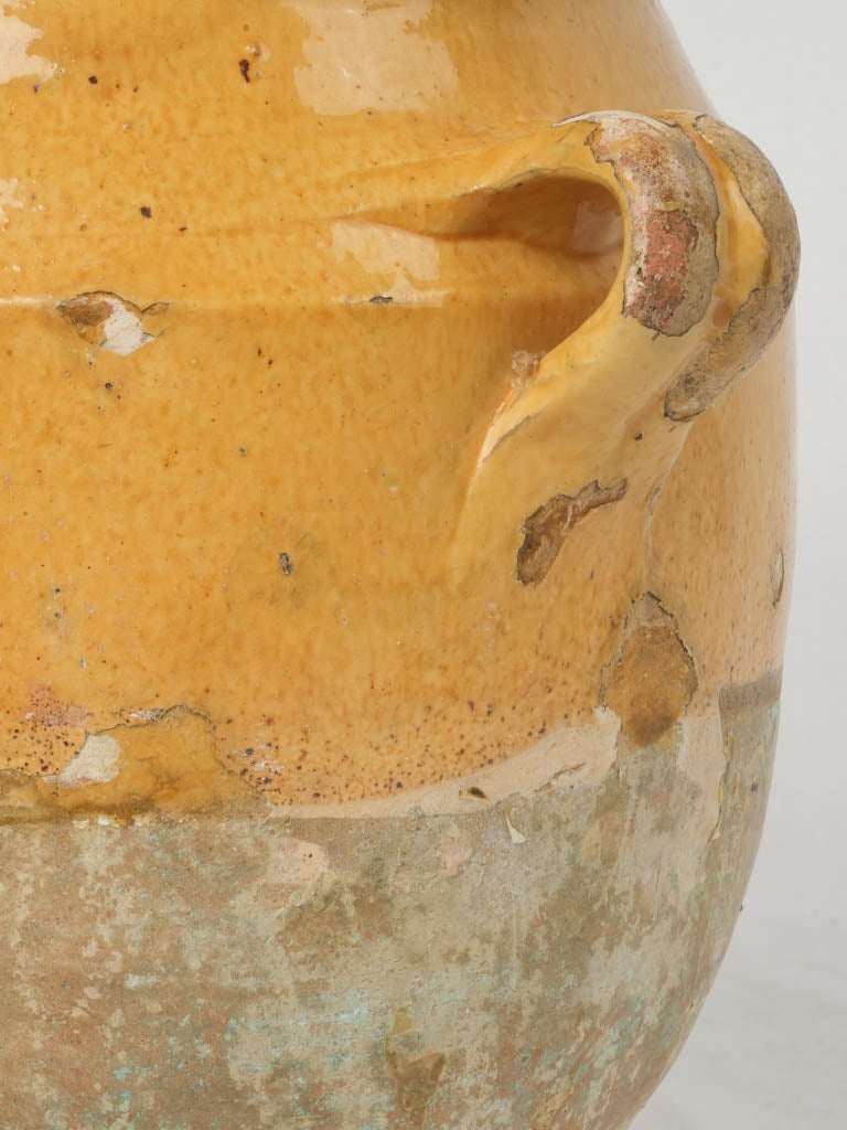 Elegant terracotta country-style French pot