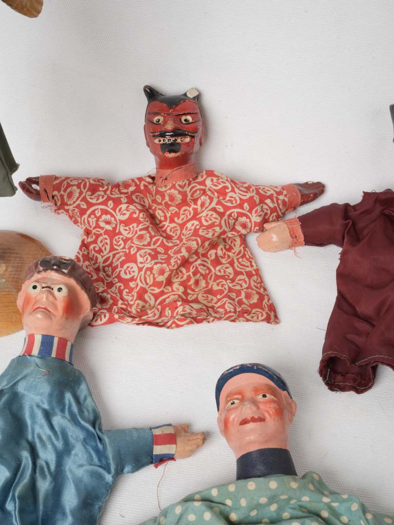 Beloved character historical puppetry