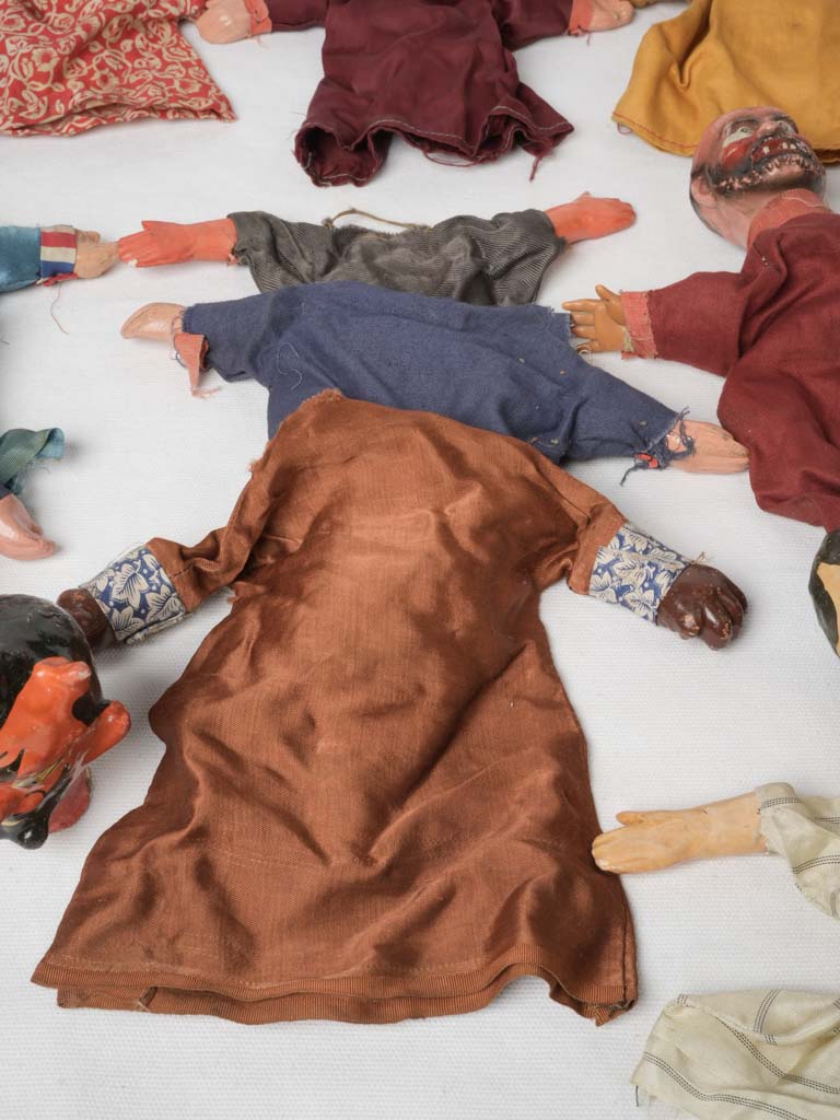 Culturally significant Lyon puppetry